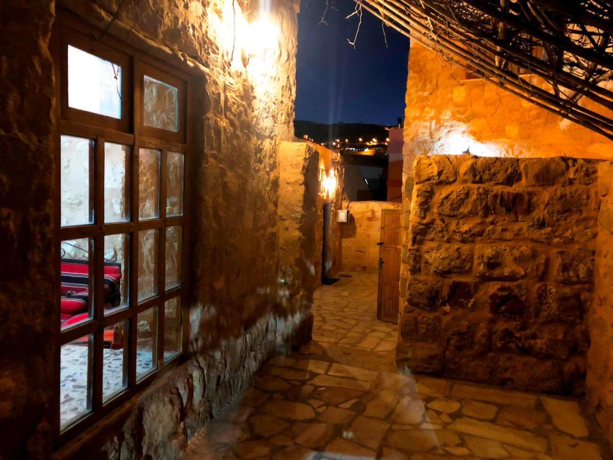 The Orient Home Wadi Musa Exterior photo